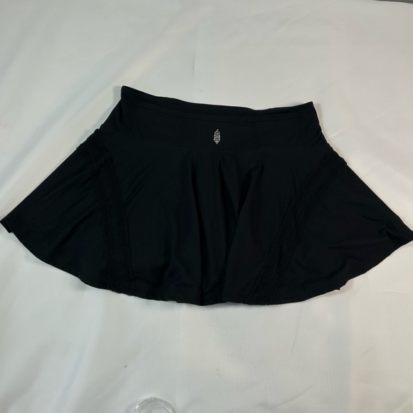 Free People Movement Pleats & Thank You Skort Skirt Built In Shorts Women's Sz L - Picture 2 of 9